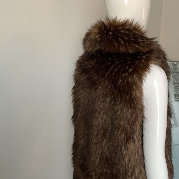 Faux Fur Vest Brown Fox - Medium - Picture 8 of 12